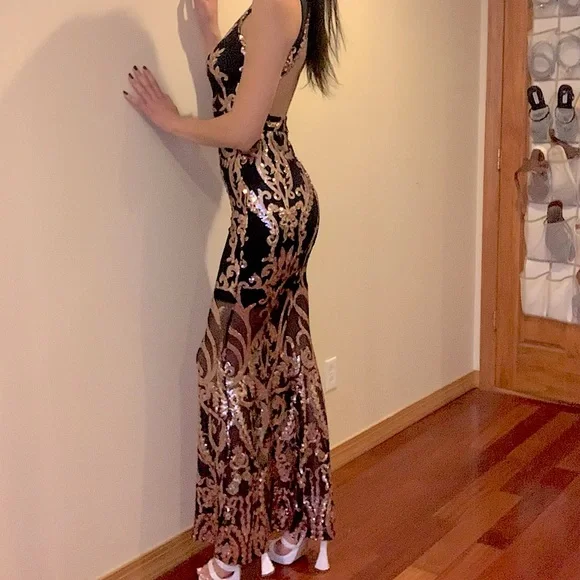 green emerald velvet dress Rose Gold Sequin Sparkly Simple and Black Split Prom Dresses US6 / As Picture main image 0